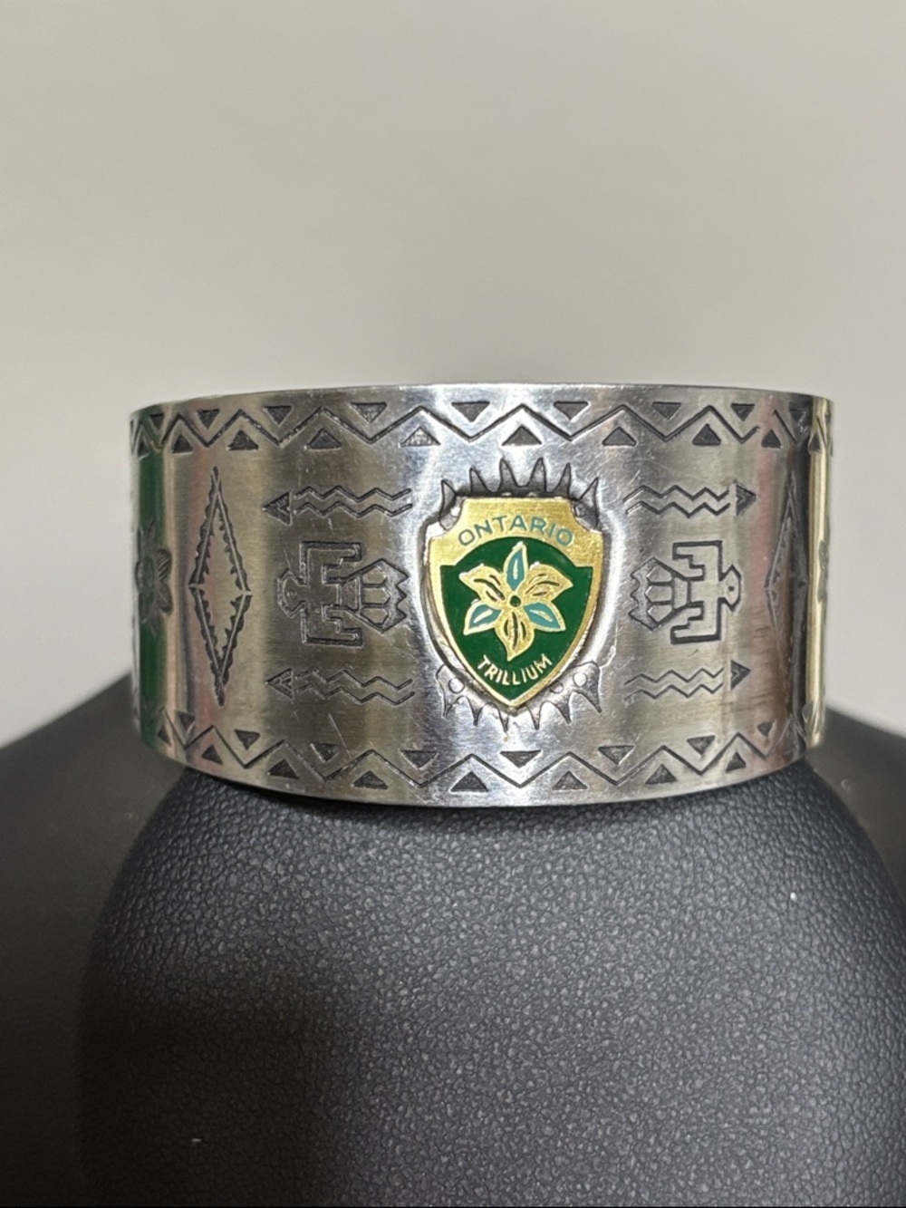 Ontario Trillium Aztec Silver Tone Embossed Cuff Bracelet Vintage Japan Signed
